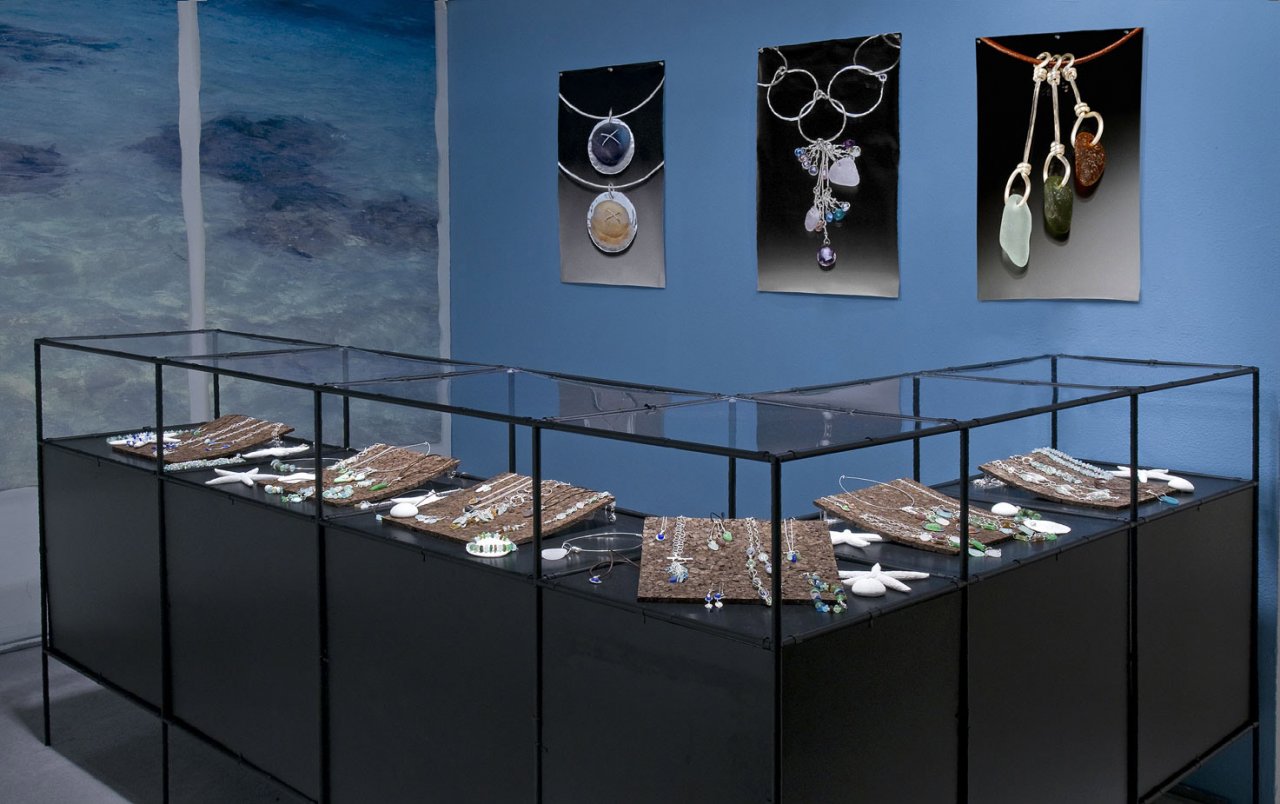 Jewelry Display - Abstracta